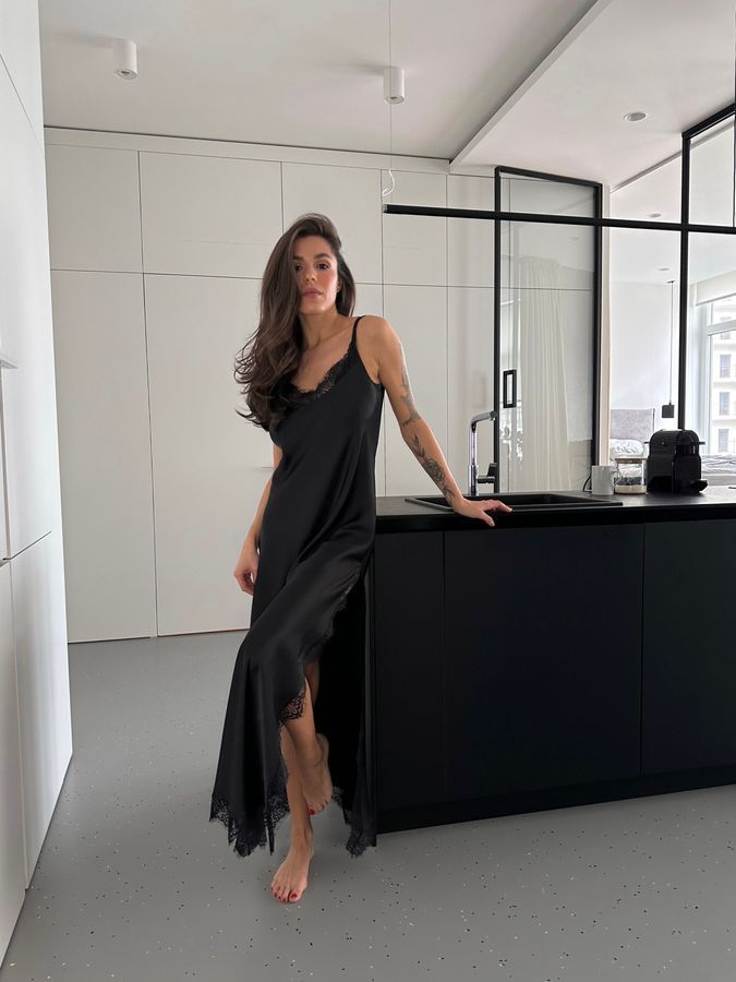 Slip Dress у чорному кольорі